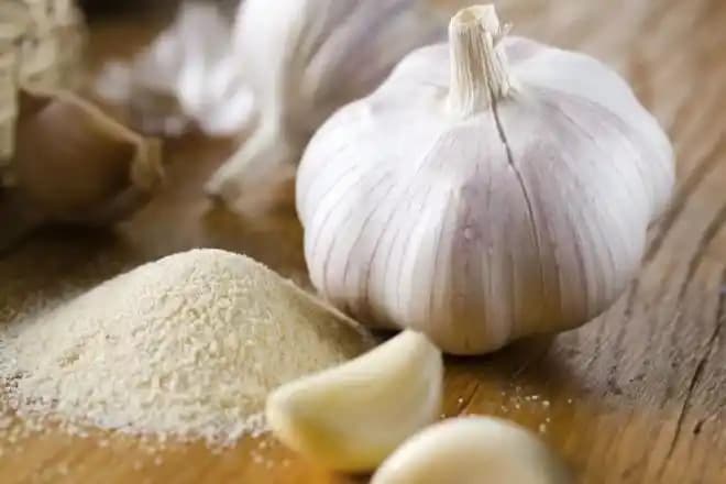 Dondurulmuş Sarımsak: Taze Sarımsağa Yakın Tat ve Pratik Saklama Yöntemi