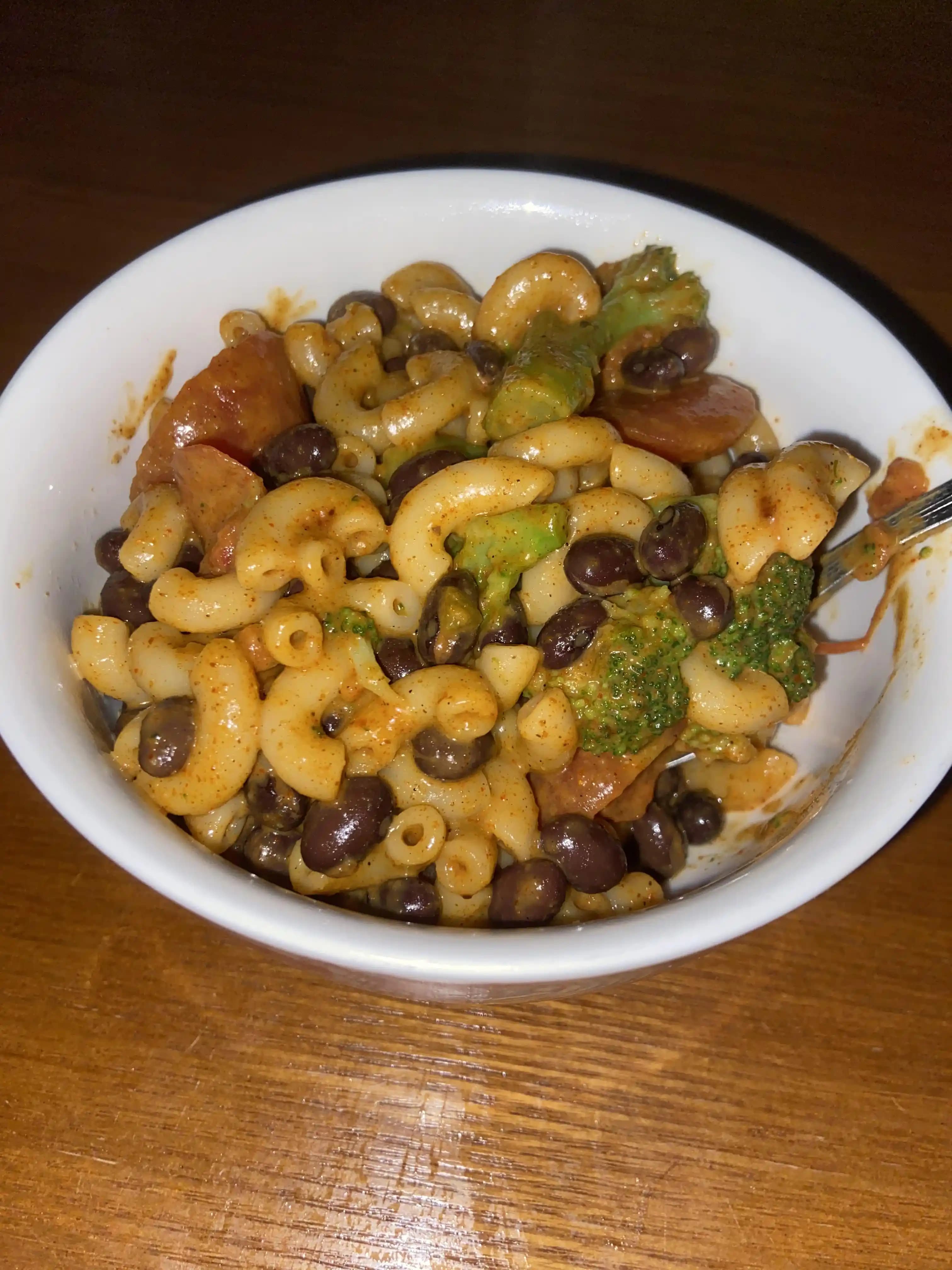 Ekonomik ve Pratik Chili Mac Tarifi: Besleyici ve Uygun Fiyatlı Yemek Seçeneği