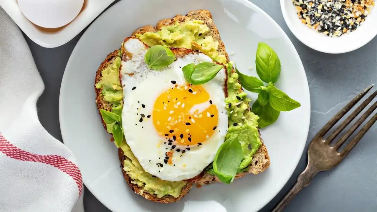 Bütçe Dostu Yüksek Proteinli Atıştırmalıklar ve Protein İhtiyacının Doğru Planlanması