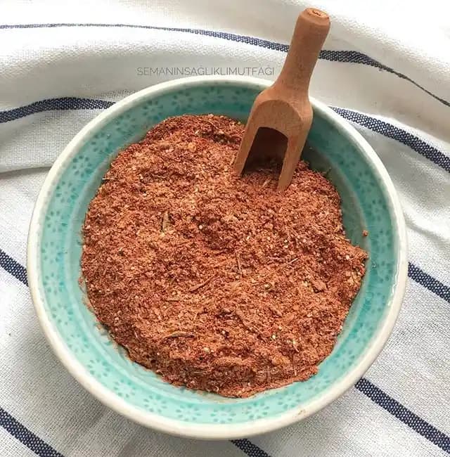 Cajun Baharatı: Tarifler, Kullanım Alanları ve Pişirme Teknikleriyle Detaylı Rehber