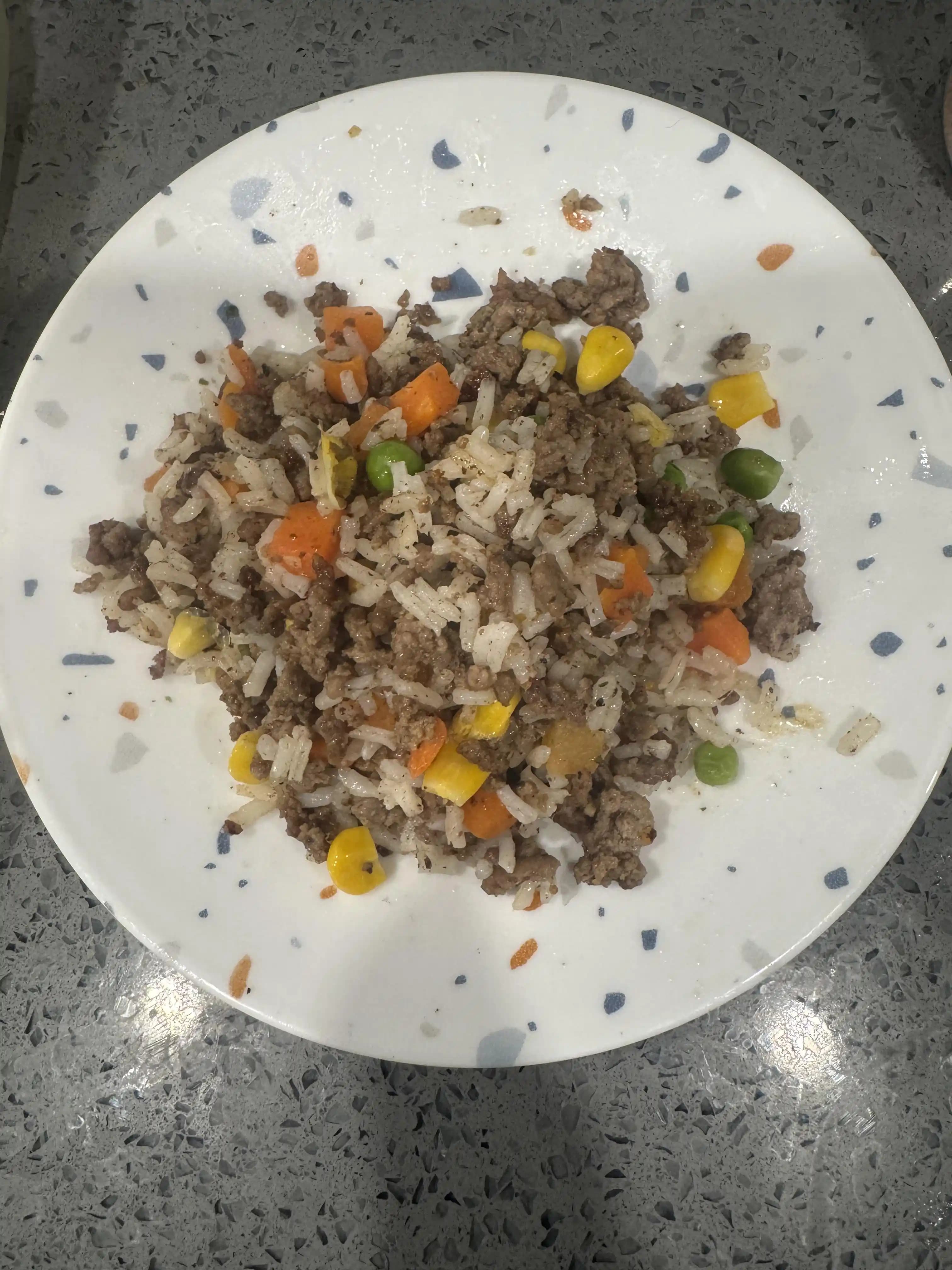 Kıyma, Pirinç ve Sebze Karışımıyla Pratik ve Dengeli Akşam Yemeği Tarifleri