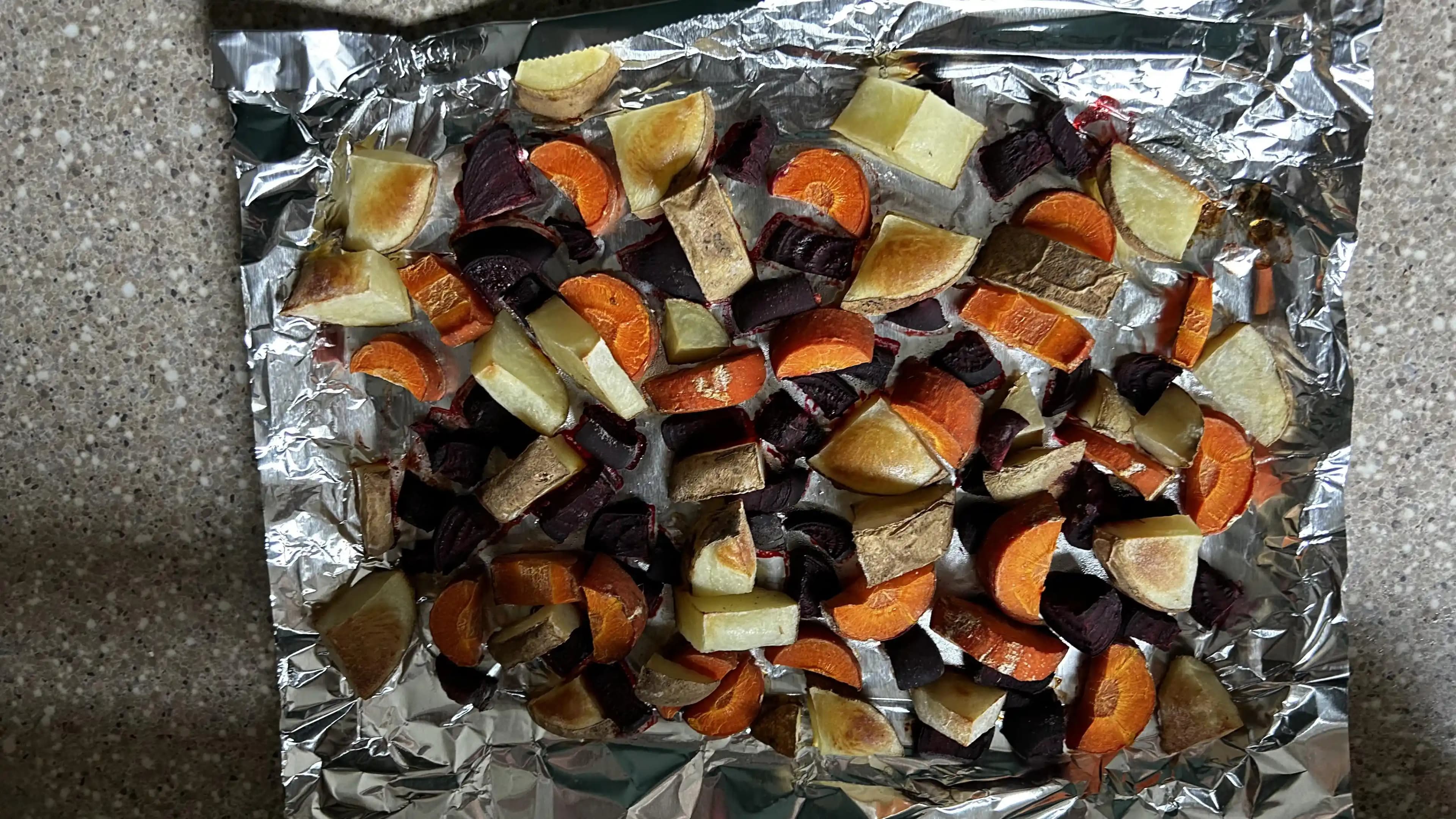 Kök Sebze Karışımları: Fırında Pişirme Teknikleri ve Çeşitli Tarif Önerileri