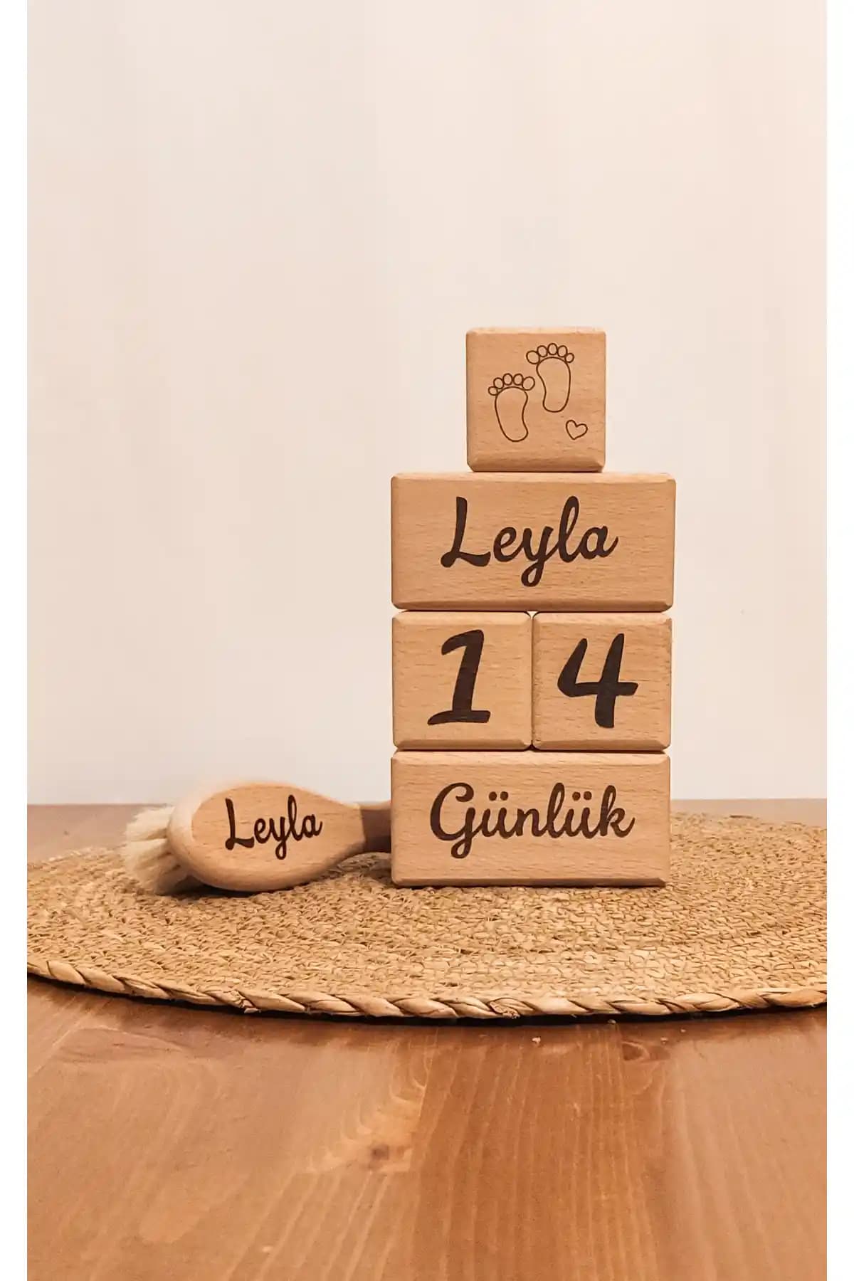 ACK Ahşap İsimli Anı Küpü: Lazer Yazı ile Kişiye Özel Hatıra ve Dekor Evrensel Uyum