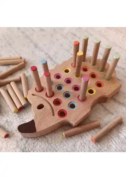 Kikadu Masif Ahşap Tak-Çıkar Kirpi Oyuncağı: Montessori Yaklaşımı ve Güvenli Tasarım