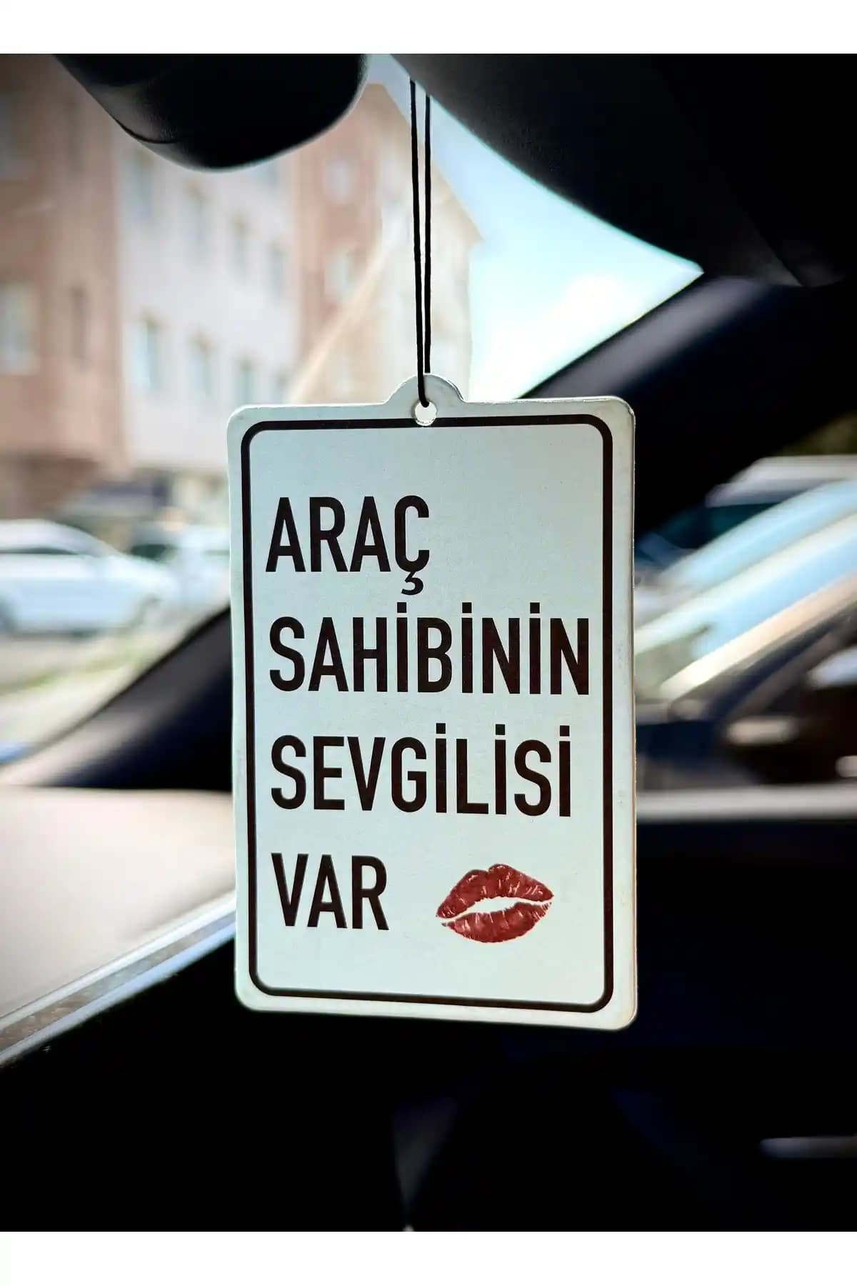 SEVGİLİSİ VAR: Türkiye Menşeli Oto Kokusu ve Dekoratif Aksesuarın İç Mekân Estetiğine Katkısı