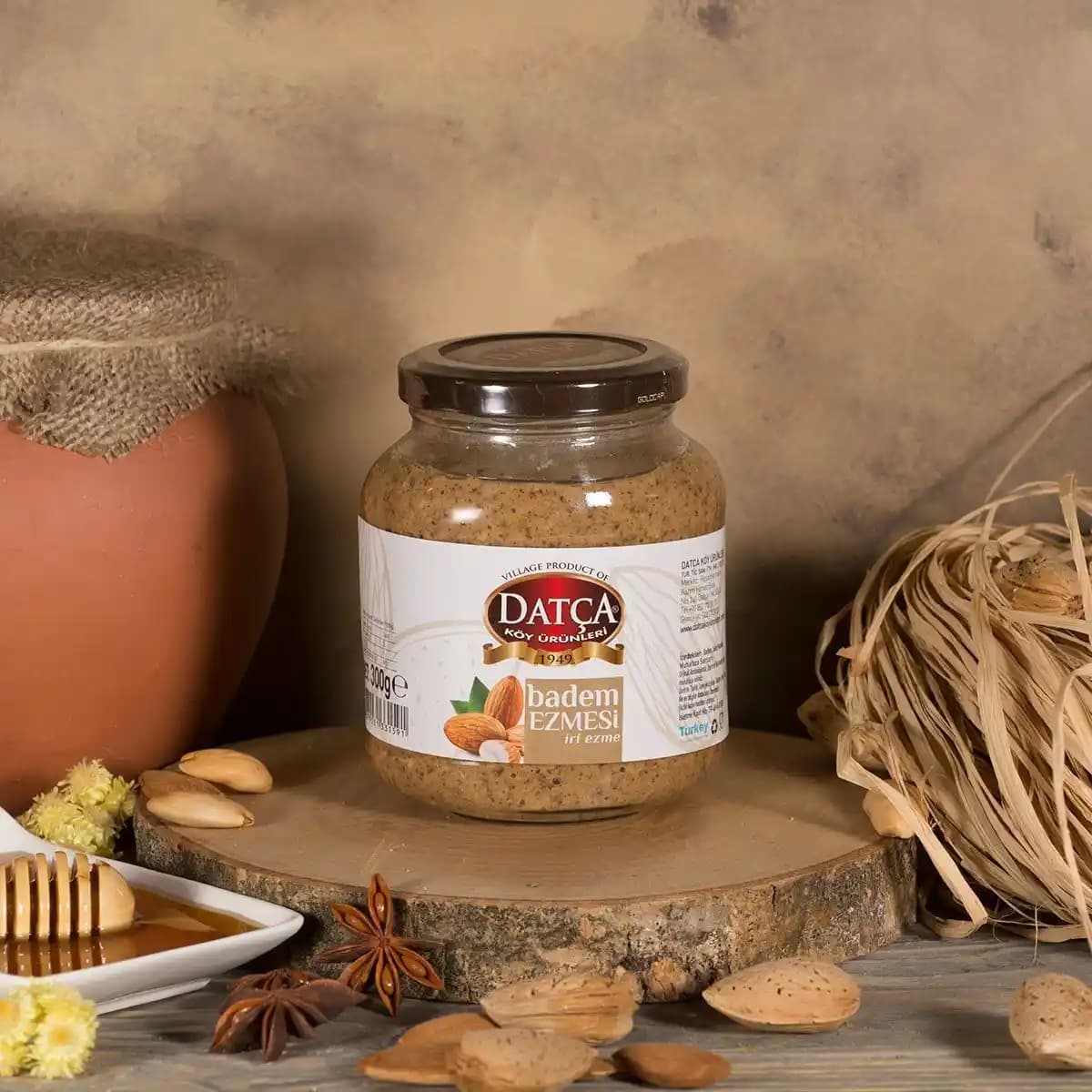 Badem Ezmesi Nedir? Sağlıklı ve Katkısız Bir Alternatif Olarak Özellikleri ve Faydaları