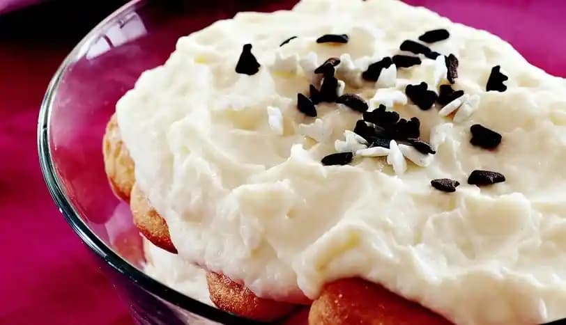 Beyaz Çikolatalı Tatlılar: Tarifler, Kullanım Alanları ve Püf Noktaları