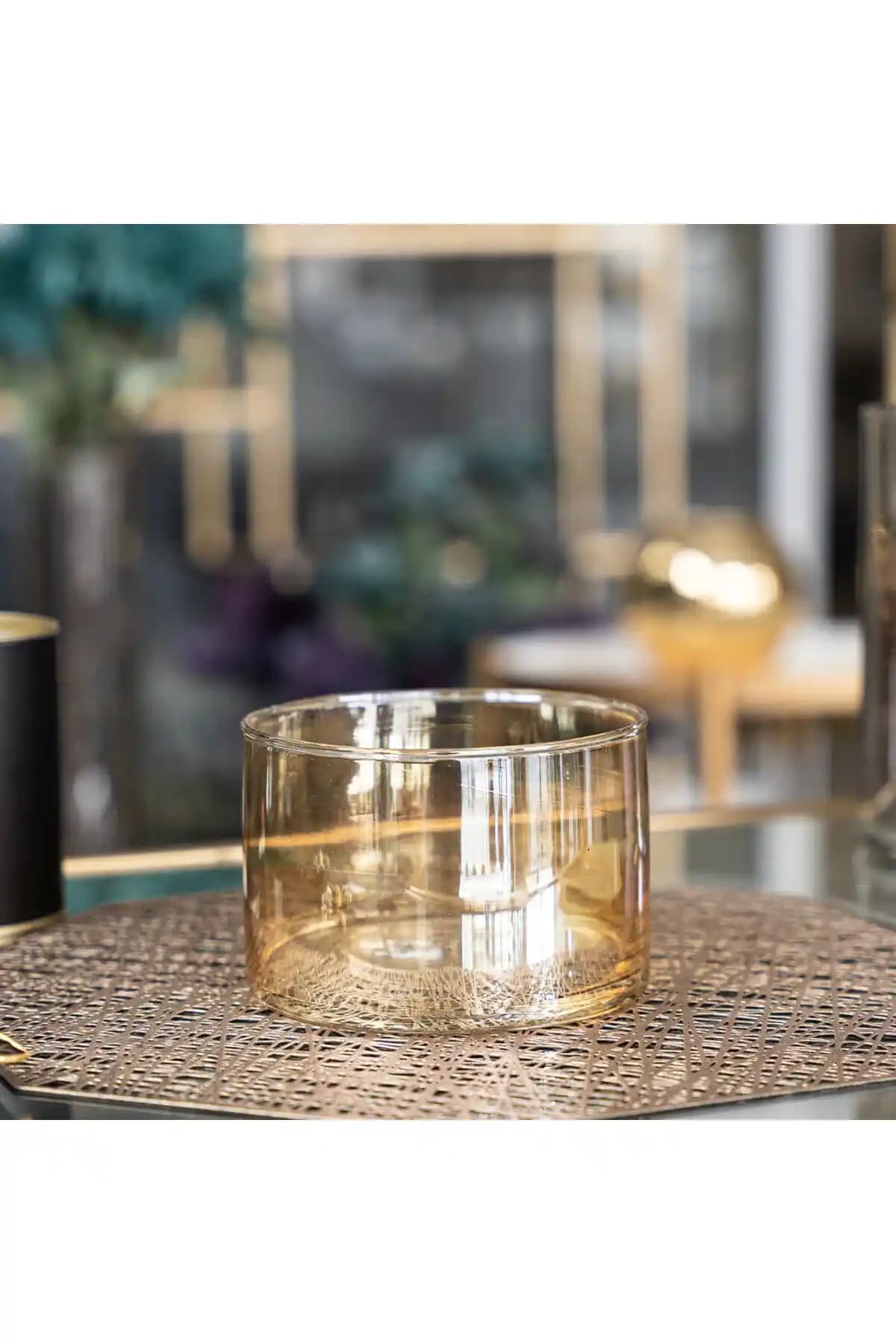 Cam Vazo Dekoratifleri: Ev ve Ofis İçin Zarif ve Çok Yönlü Dekorasyon Seçenekleri