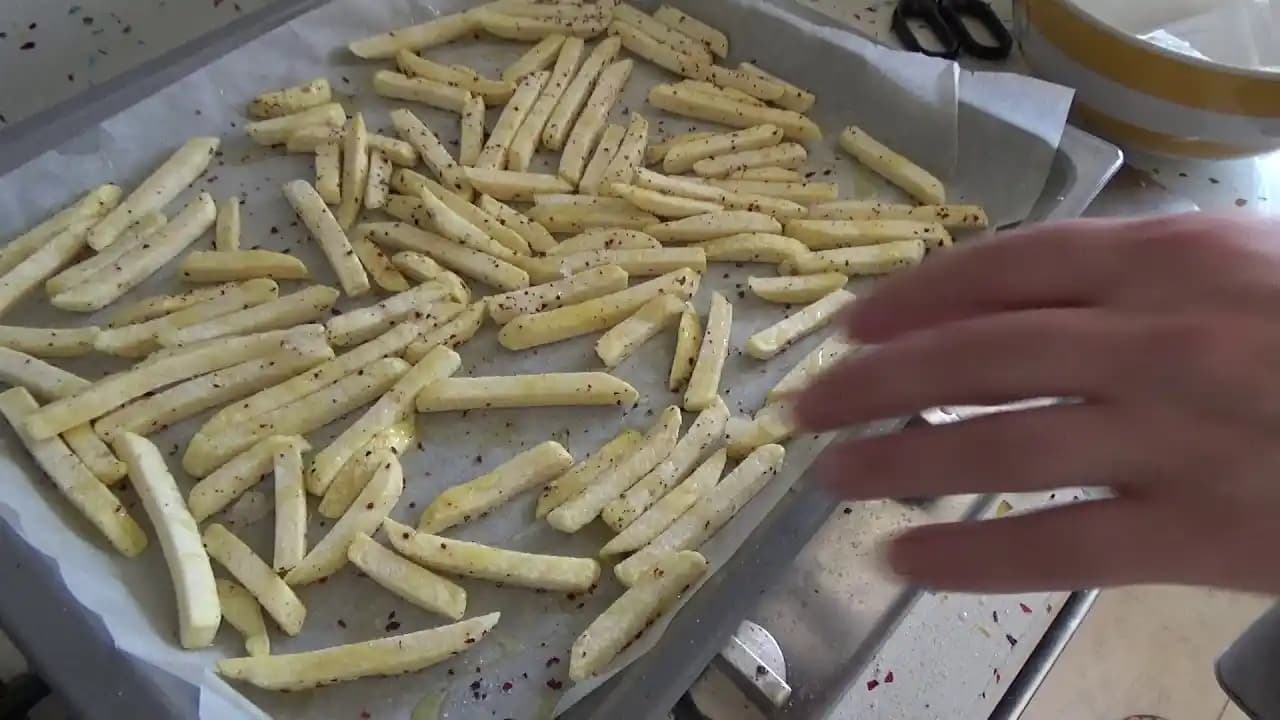 Donmuş Patates Kızartması: Pratik ve Leziz Bir Atıştırmalık Seçeneği