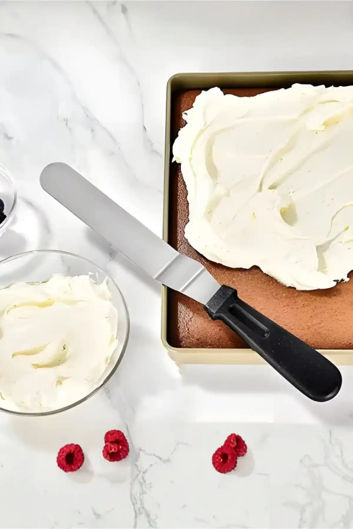 Eğik Pasta Spatulası: Pratik ve Estetik Mutfak Gereci Seçenekleri ve Kullanım İpuçları