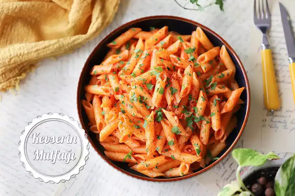 En Güzel Makarna Tarifleri: Pratik ve Lezzetli Seçenekler ile Mutfakta Yaratıcılık