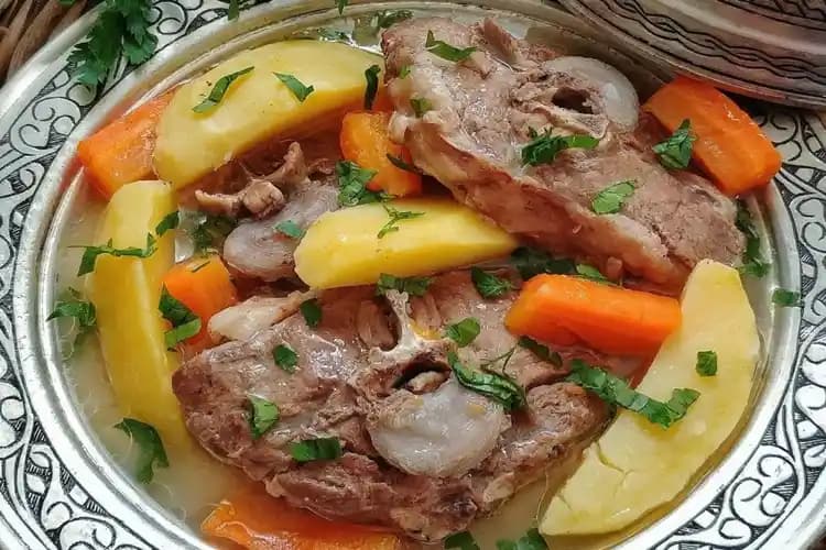 Et Haşlama Tarifleri ve Pişirme İpuçları: Dana, Kuzu ve Tavuk Etleriyle Lezzetli Yemekler