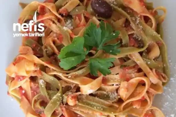 İtalyan Usulü Domates Soslu Makarnanın Hazırlanışı ve Püf Noktaları