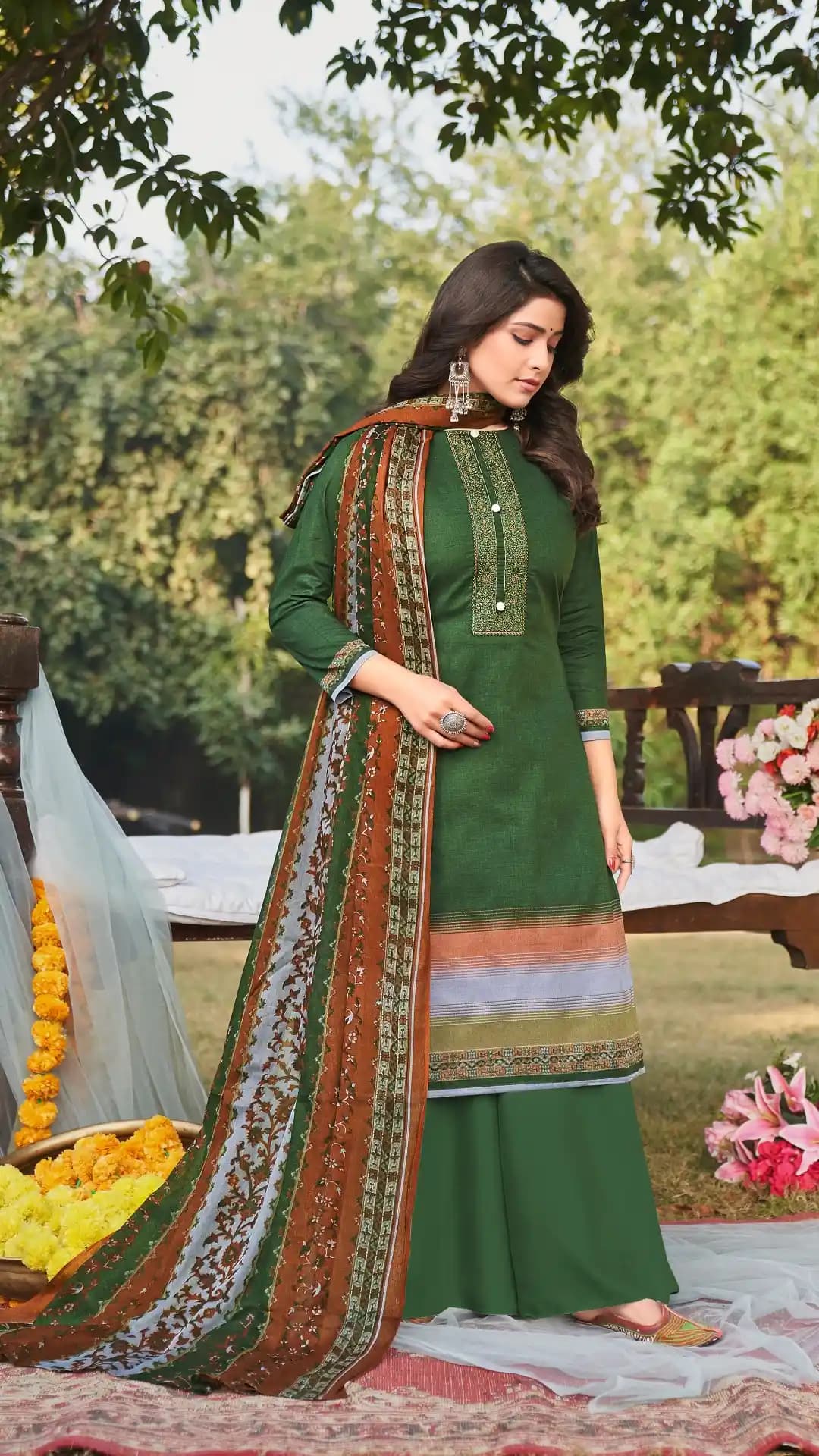 Kamiz: Günlük Hayatta Rahatlık ve Pratiklik Sunan Çok Yönlü Kıyafet Seçeneği