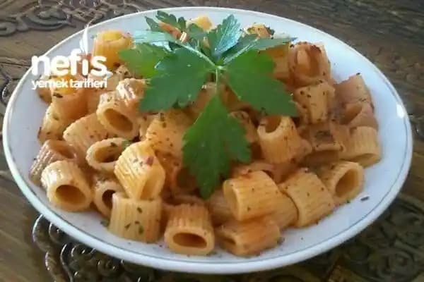 Kolay Makarna: Günlük Hayatta Pratik ve Lezzetli Tarifler İçin Kapsamlı Rehber