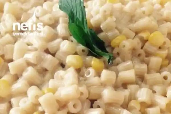 Kremalı Soya Soslu Makarna Tarifi: Hızlı ve Lezzetli Bir Akşam Yemeği Seçeneği