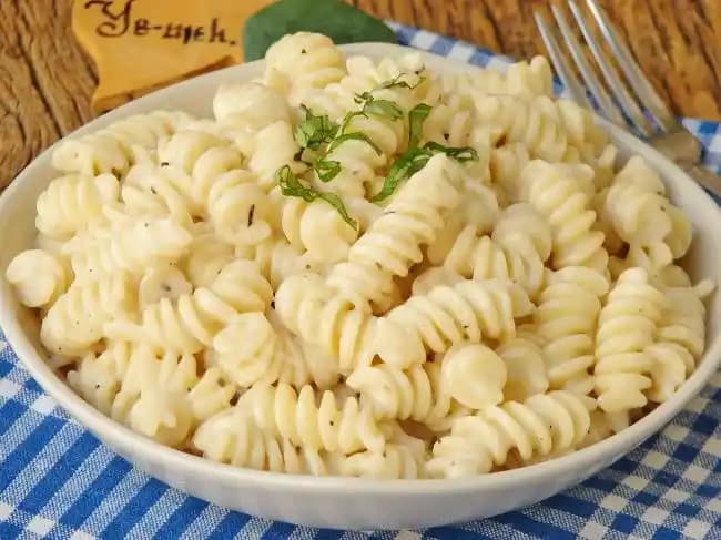 Kremasız Sütlü Makarna Tarifleri ve Sağlıklı Alternatifler Hakkında Bilgi