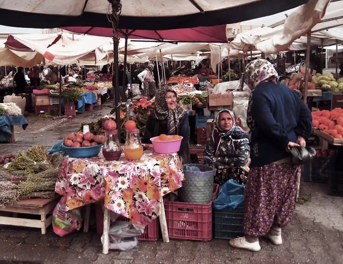 Manavgat Halk Pazarı: Yerel Lezzetler ve Kültürel Zenginliklerin Buluşma Noktası
