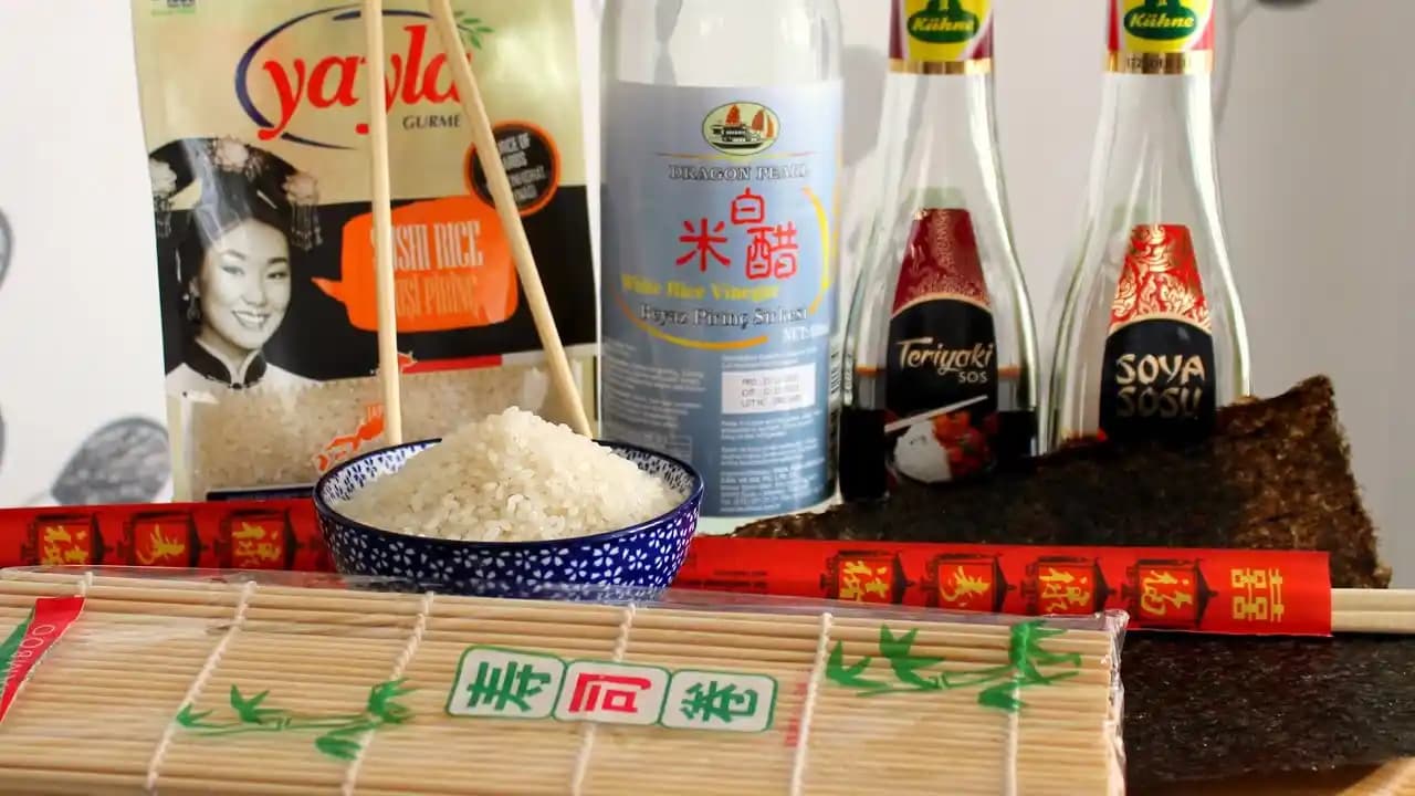 Onigiri Malzemeleri ve Yapımında Kullanılan Temel Unsurlar Hakkında Detaylı Bilgi