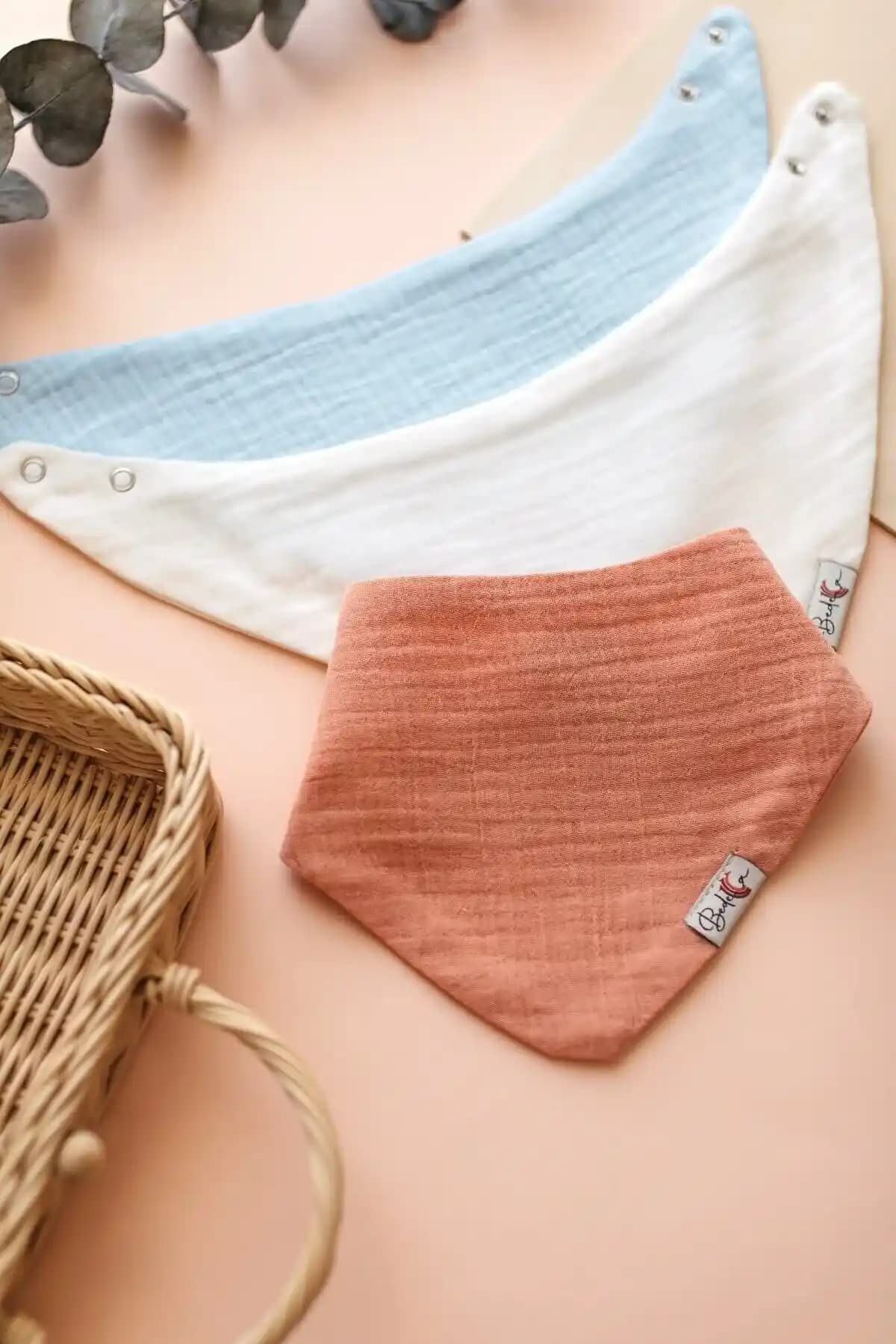 Organik Bebek Hediye Setleri ve Müslin Örtülerin Güncel Trendleri