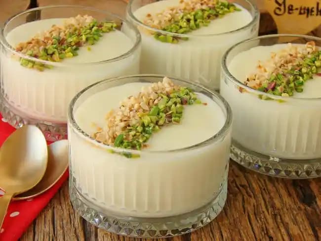 Sütsüz Muhallebi Tarifi ve Püf Noktaları Sağlıklı ve Lezzetli Tatlılar İçin