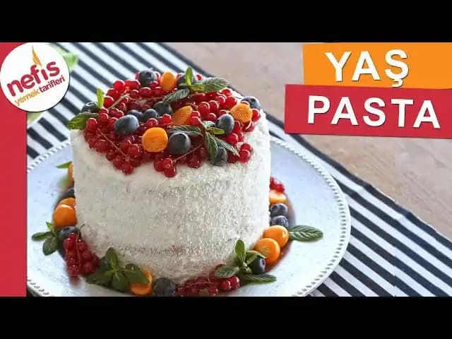Yaş Pasta Süsleme Malzemeleri ve Teknikleri: Estetik ve Yaratıcılığı Birleştiren Yöntemler