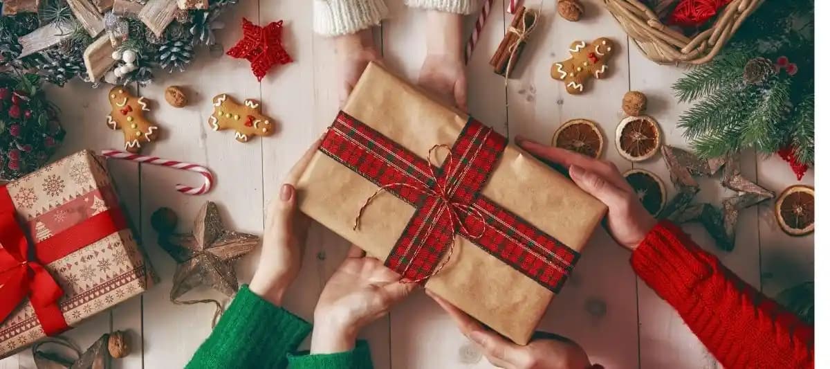 Ekonomik ve Yaratıcı Yılbaşı Hediye Fikirleri: Bütçe Dostu ve Anlamlı Seçenekler