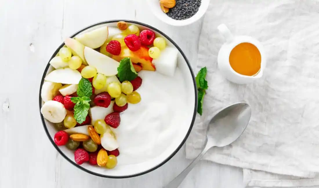 Gece Vardiyasında Sağlıklı Atıştırmalık Seçenekleri: Tatlı ve Tuzlu Alternatifler