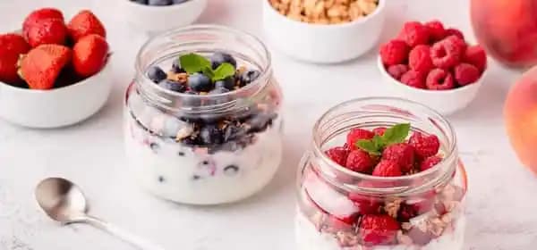 Yulaf ve Yunan Yoğurdu İçermeyen Sağlıklı ve Doyurucu Kahvaltı Alternatifleri