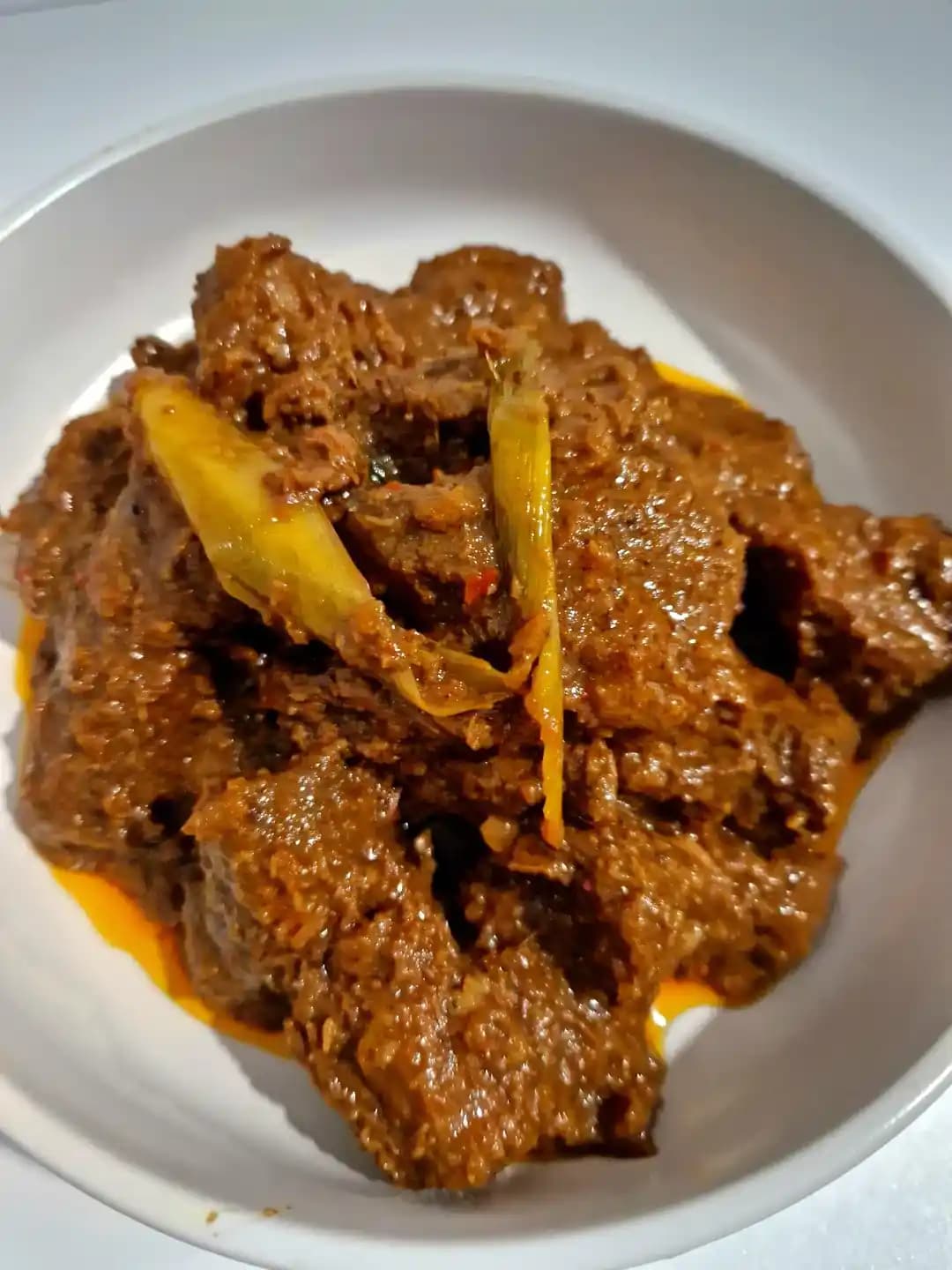 Endonezya'nın Geleneksel Beef Rendang Yemeği: Evde Detaylı Hazırlık Rehberi