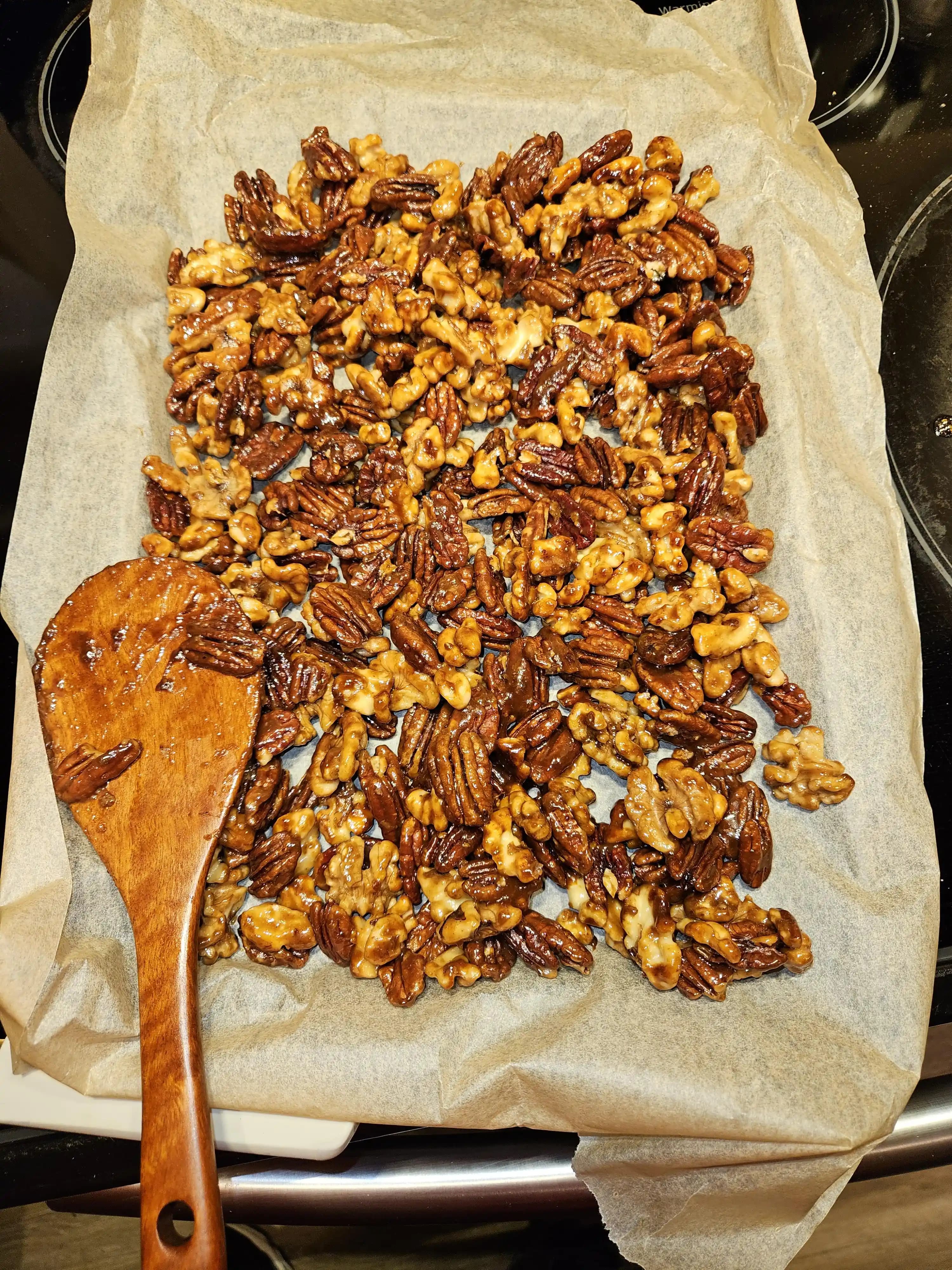 Evde Şekerli Kuruyemiş Hazırlama: Pratik ve Lezzetli Tarif Teknikleri