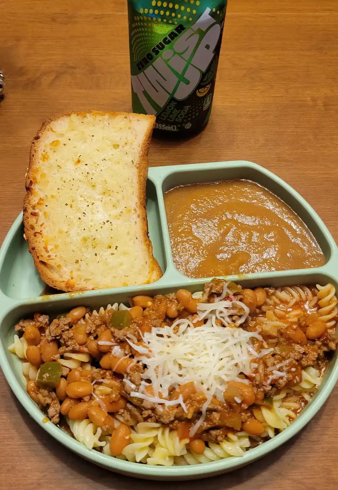 Fasulye ile Hazırlanan Pratik ve Doyurucu Chili Mac Tarifi ve Yorumları