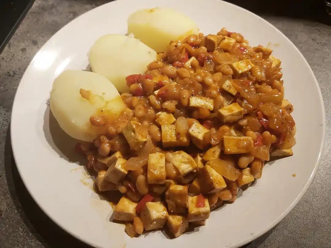 Tofu ve Fasulye ile Besleyici ve Pratik Yemek Tarifi: Baharatlarla Zenginleştirilmiş Lezzet
