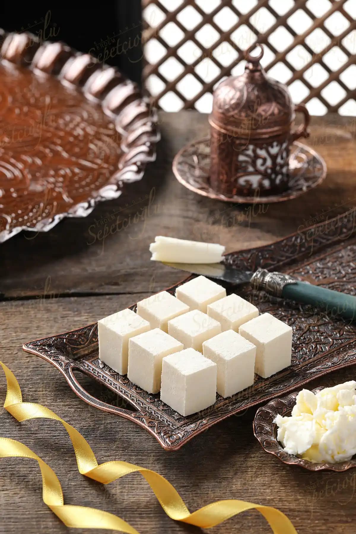 Erdem Sepetçioğlu Tereyağlı Çekme Helva: Geleneksel Lezzetin Modern Sunumu ve Özellikleri