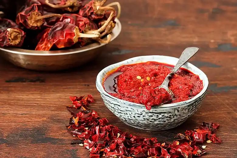 Akdeniz Mutfağında Harissa Sosu ve Bölgesel Baharatların Kaynakları