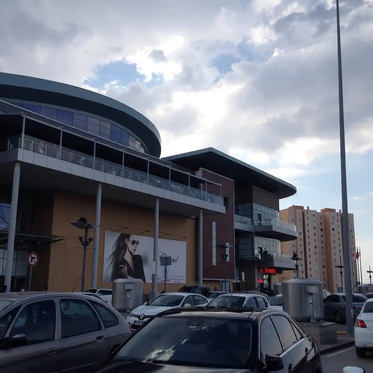 Ankara'da Ulaşımı Kolay ve Merkezi Konumda Olan Alışveriş Merkezleri