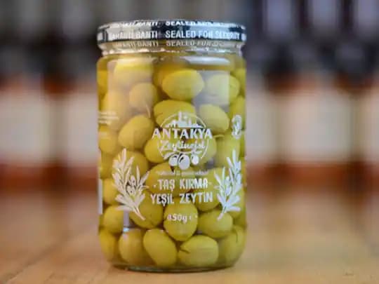 Antakya bölgesine özgü doğal kırma yeşil zeytin ve geleneksel ürünler tanıtımı