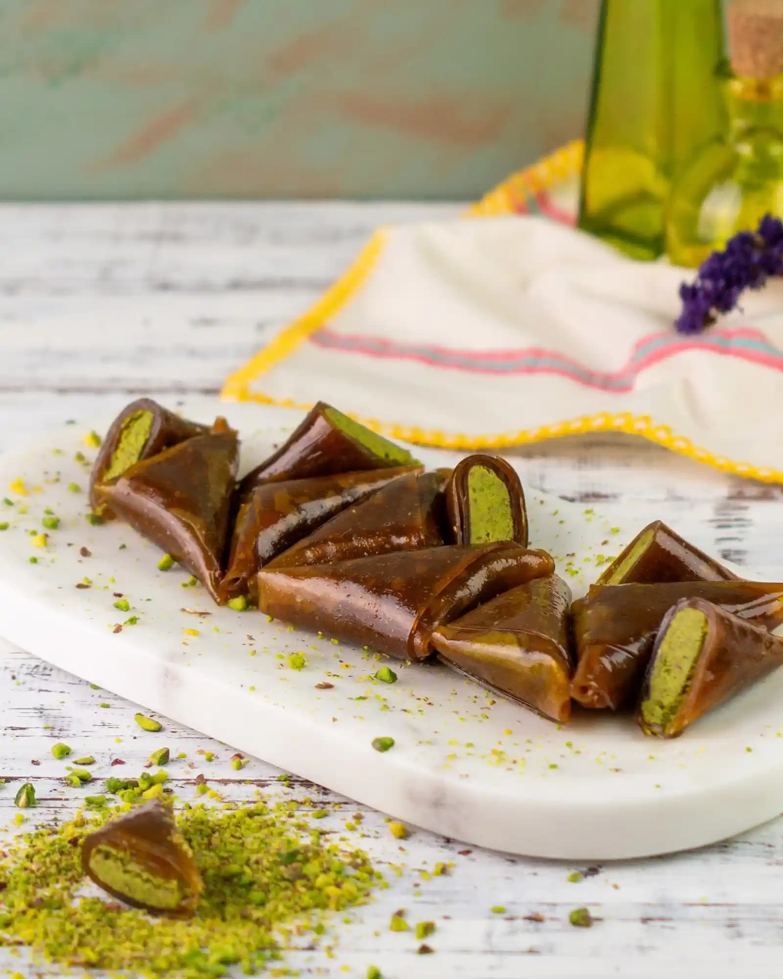 Antep Fıstıklı Muska: Geleneksel Türk Tatlılarının Zarif ve Lezzetli Bir Temsilcisi