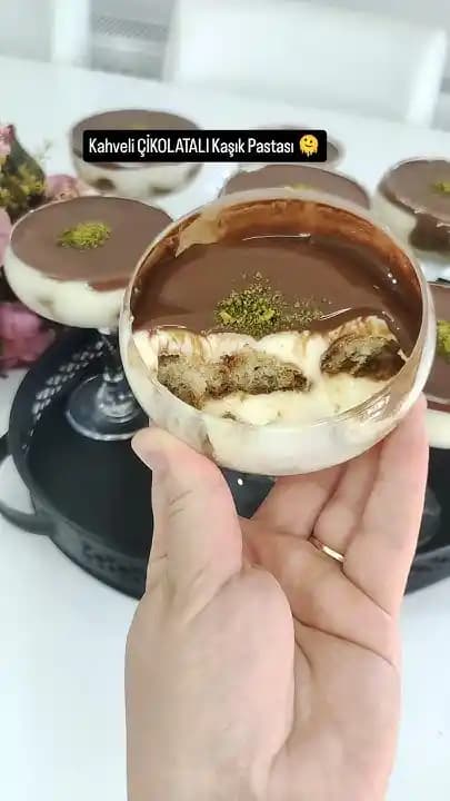 Favori Tatlı Seçenekleri ve Özellikleri: Lezzet, Sunum ve Popüler Tatlılar Üzerine Kapsamlı Rehber