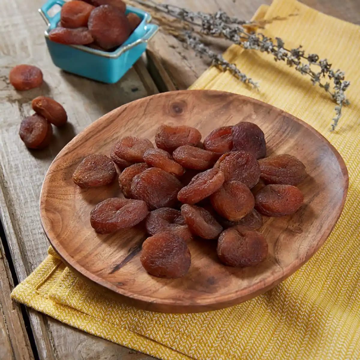 Güneş Kurusu ve Kuru Kayısı: Doğal ve Sağlıklı Kuru Meyve Alternatifleri