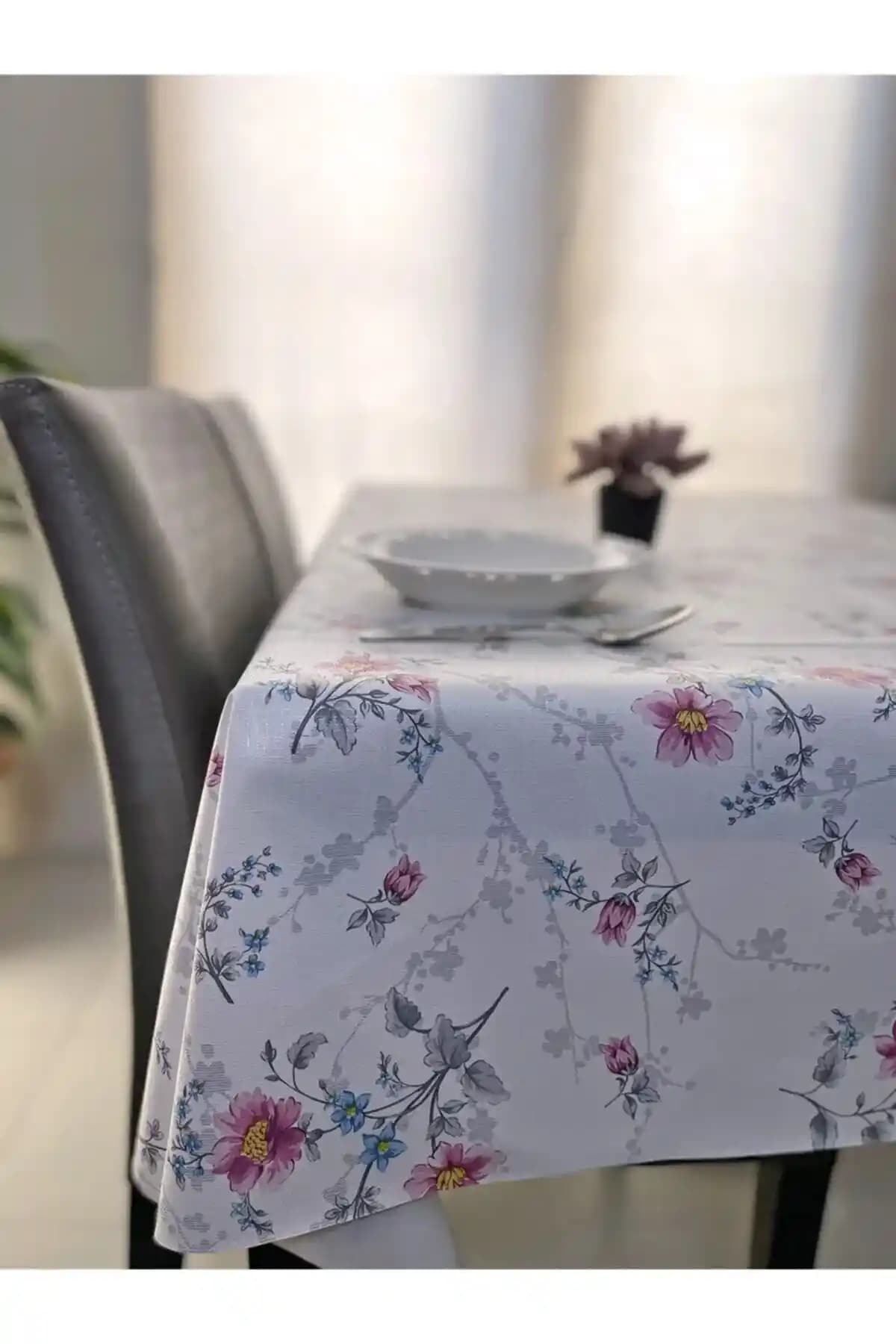 Hijyenik ve Pratik Kullanımlık Masa Örtüleri: Günlük ve Dış Mekan Kullanımı İçin Çözüm