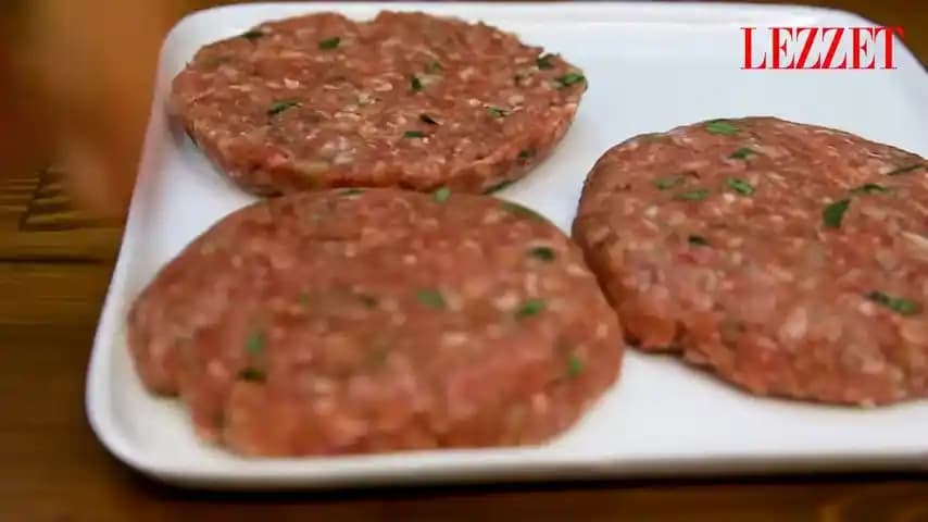 Kaliteli ve Pratik Hamburger Köftesi Tarifleri ve Hazırlama İpuçları