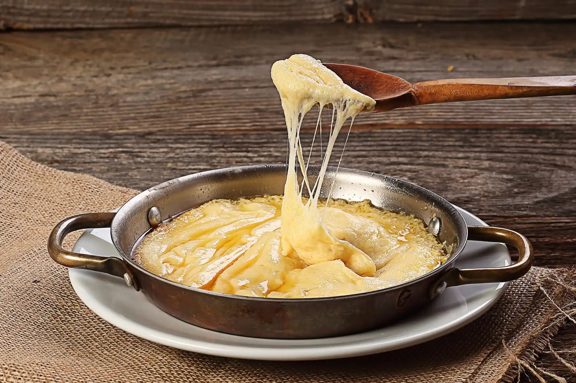 Karadeniz Kuymak Peyniri Seçimi ve Bölgesel Mutfak Kültürü Analizi