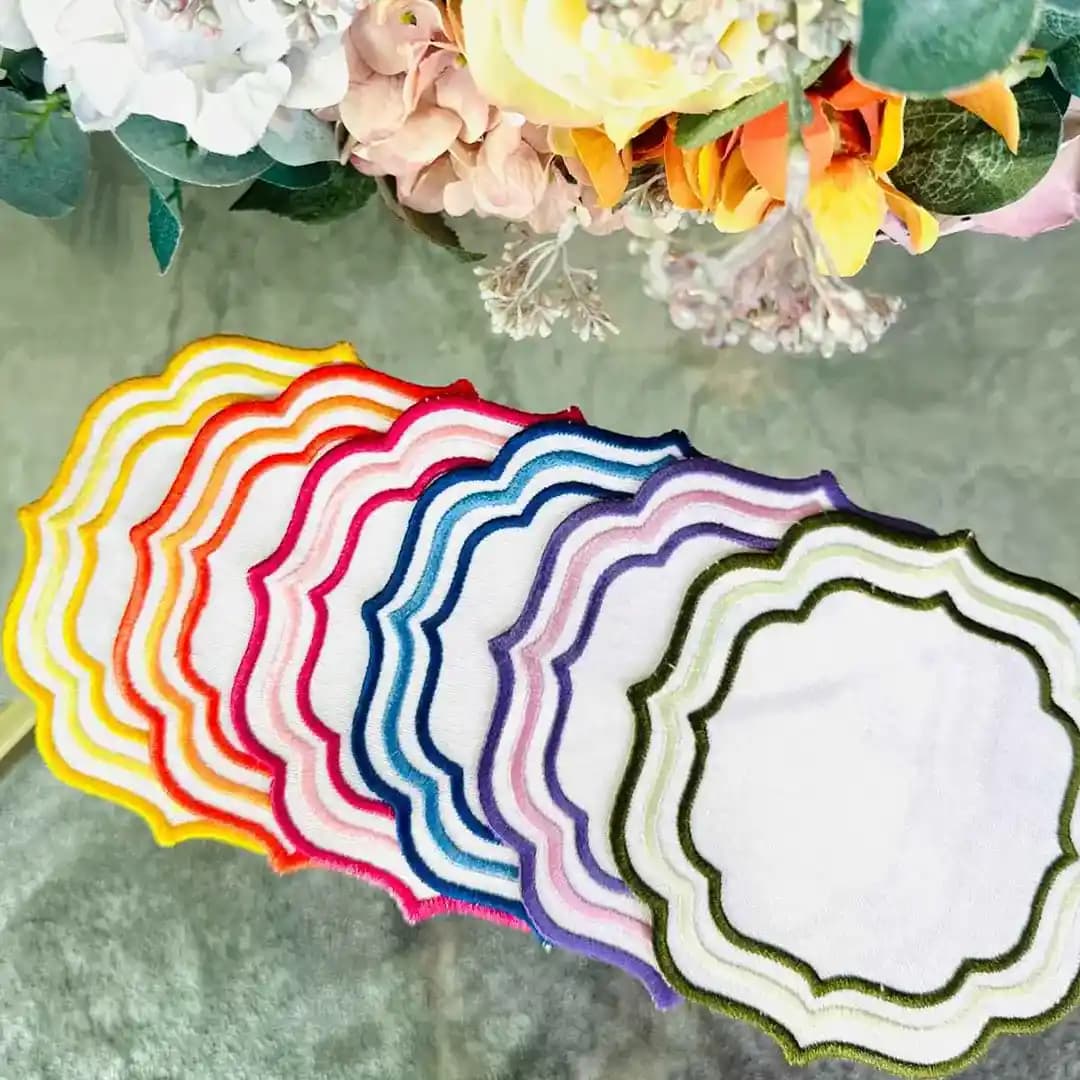 Kokteyl Peçeteleri: Özel Etkinliklerde Şıklık ve Fonksiyonellik İçin En İyi Seçenekler