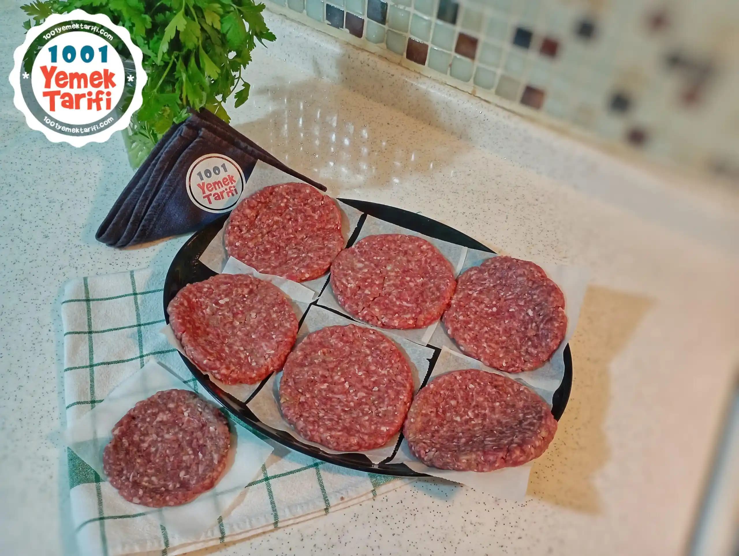 Migros'ta Hamburger Köfteleri: Kalite, Lezzet ve Pratiklik Üzerine Detaylı İnceleme