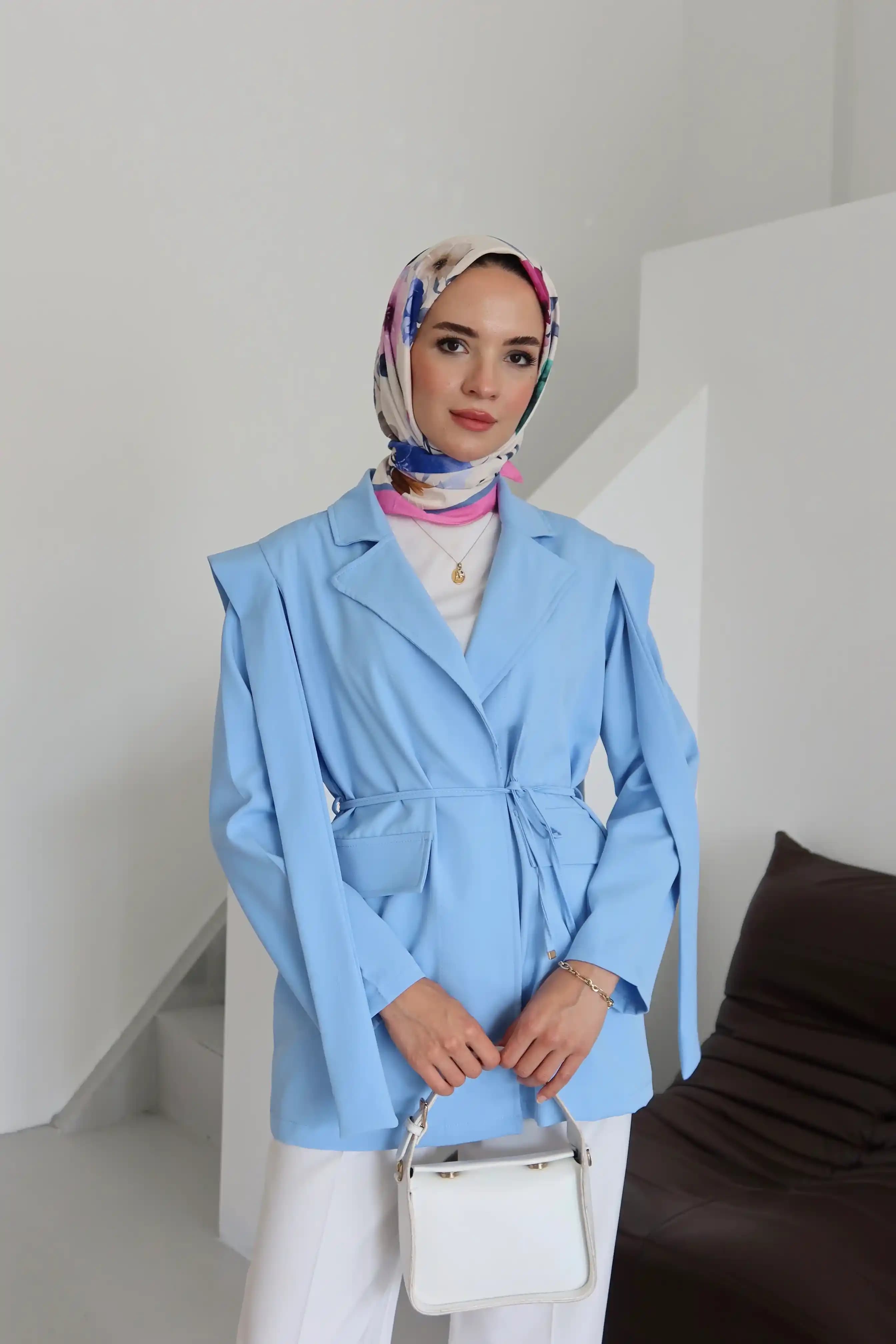 Modern Tesettür Blazer Ceketler: Güncel Tasarımlar ve Stil Önerileri