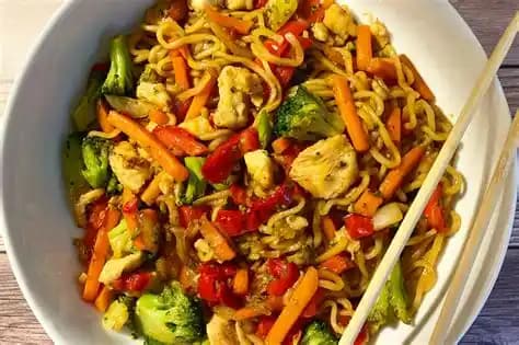Sağlıklı Tavuk Noodle Tarifleri ve Pratik Hazırlama İpuçları