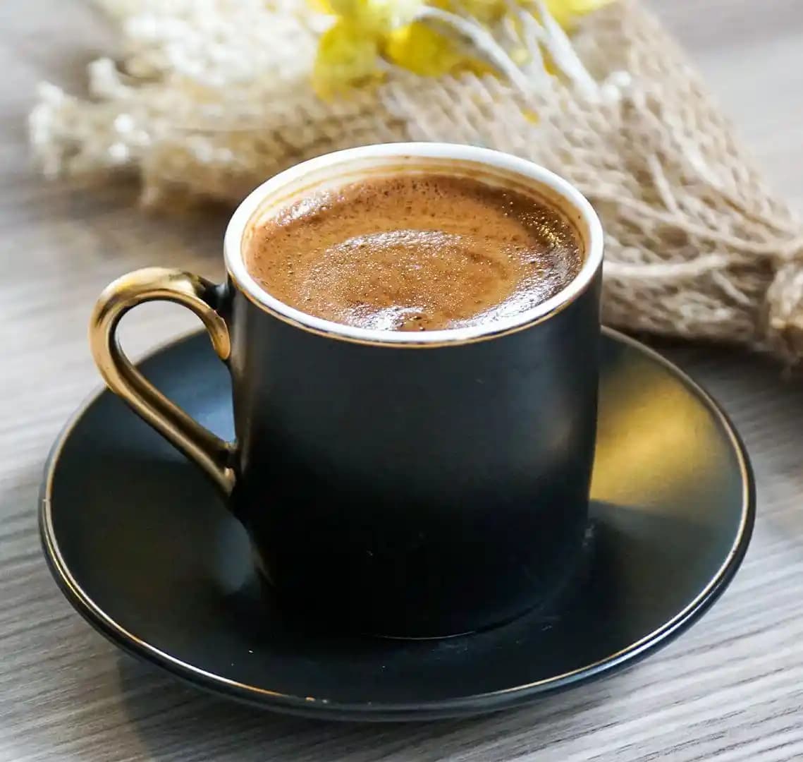 Türk Kahvesi Lezzet Deneyimi ve Kültürel Önemi: Geleneksel Pişirme ve Sunum Rehberi