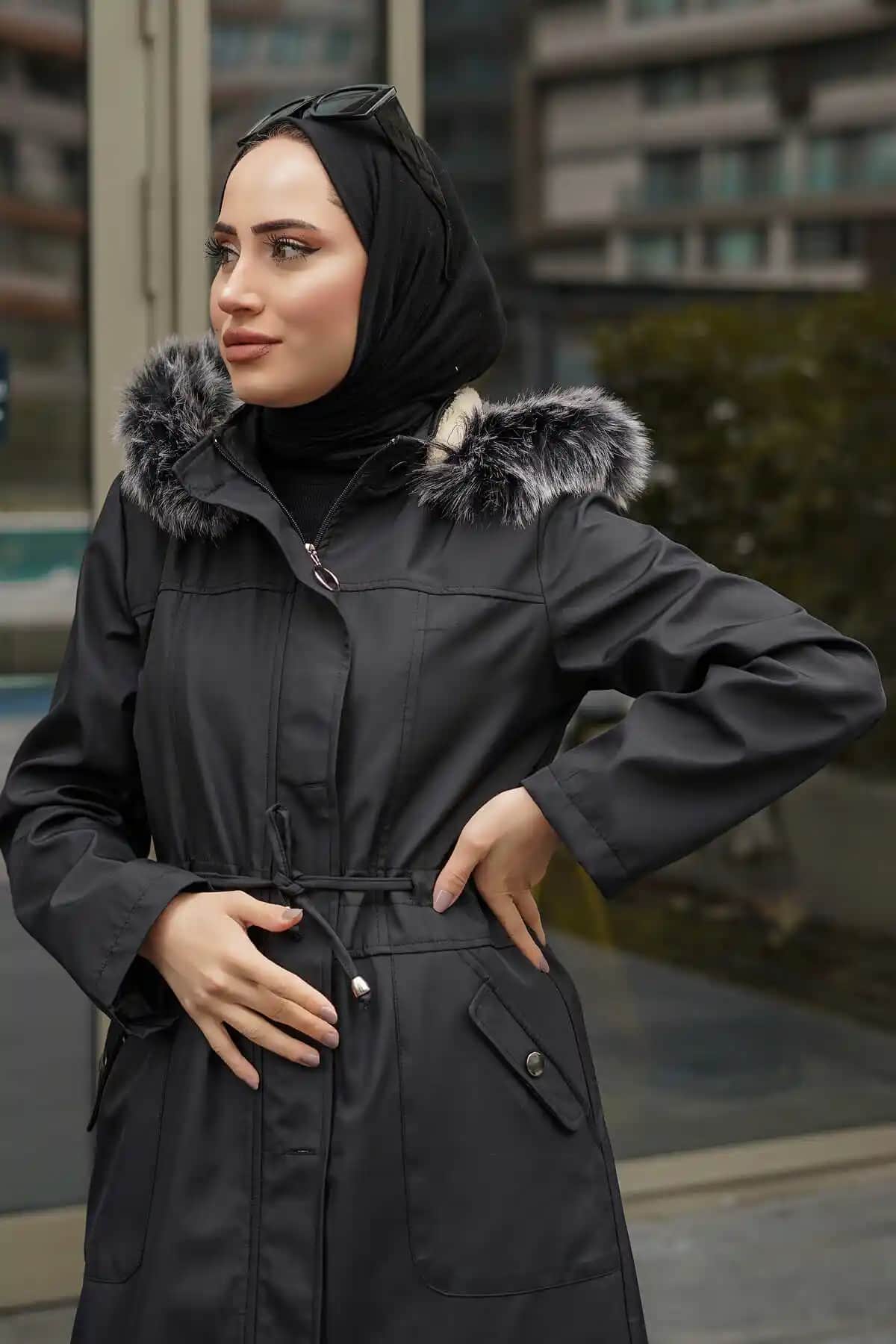 İçi Kürklü Tesettür Montlar: Şık ve Sıcak Kış Giyim Seçenekleri