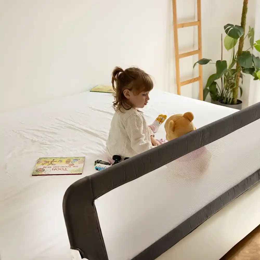 Geniş Boyutlu Bebek Yatak Bariyerleri ile Güvenli ve Konforlu Uyku Ortamı Sağlama